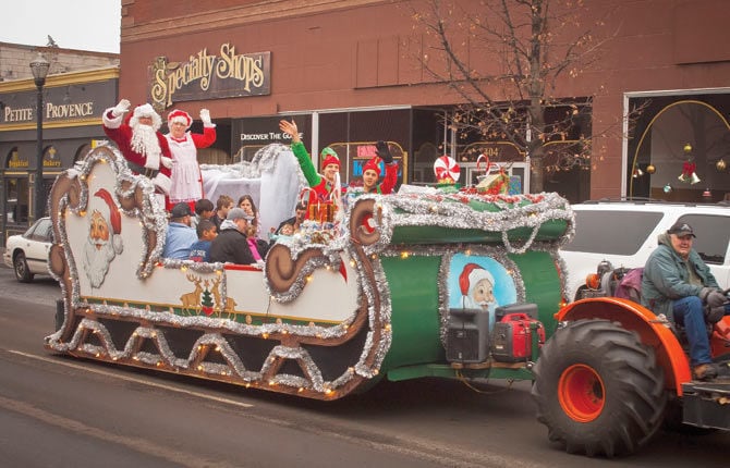 Santa program draws hundreds downtown, say organizers