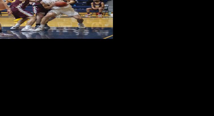 Eagle boys basketball starts season impressively, eyes IMC title