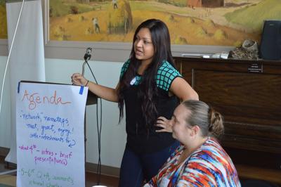 Immigration counseling service meets the community