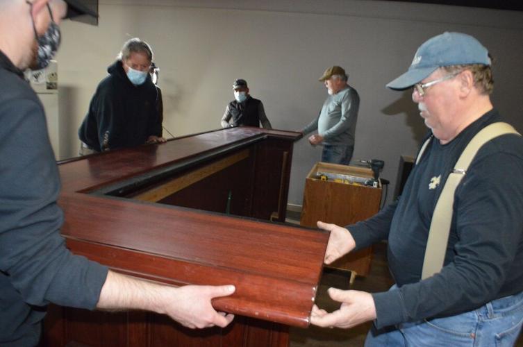 pines inside, bar move.JPG