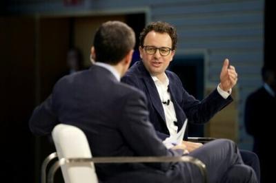 Anthropic chief executive Dario Amodei (R) says leading artificial intelligence models are not ready to be trusted with full control of weapons, nor should they be used for mass surveillance in the United States