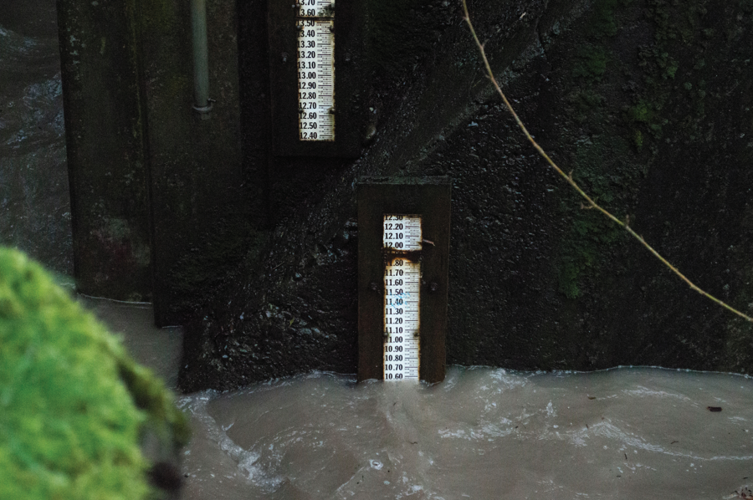 Hood River water level