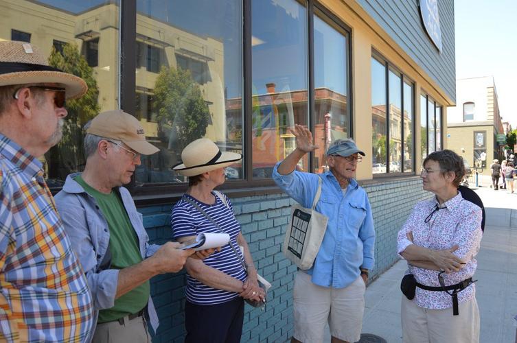 Hood River walking tour brings history to life