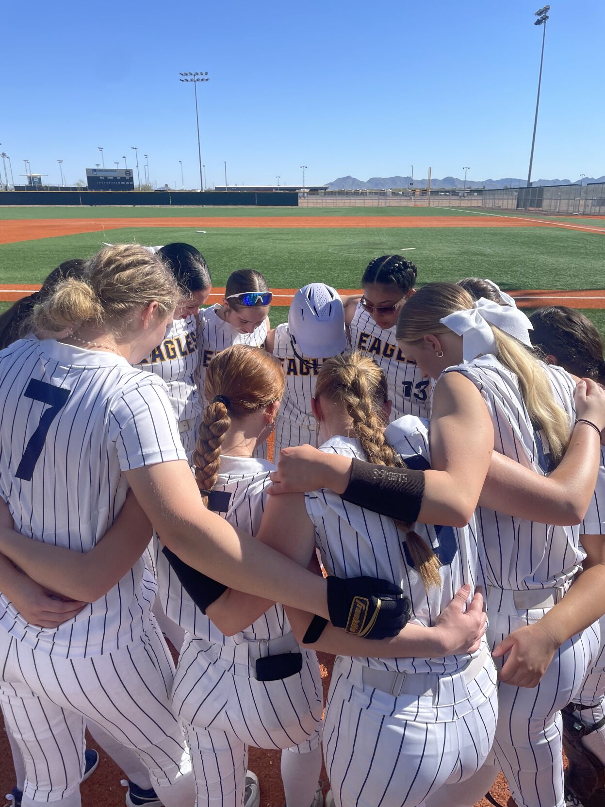 0403 HRV softball_2.jpg