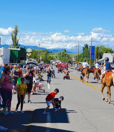 Odell celebrates Fourth of July with parade