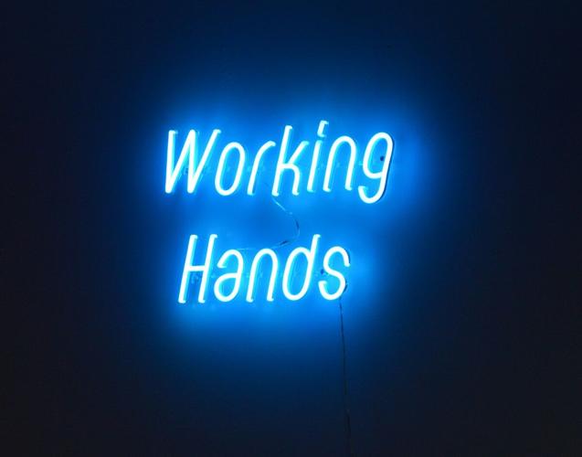 Working Hands neon.JPG