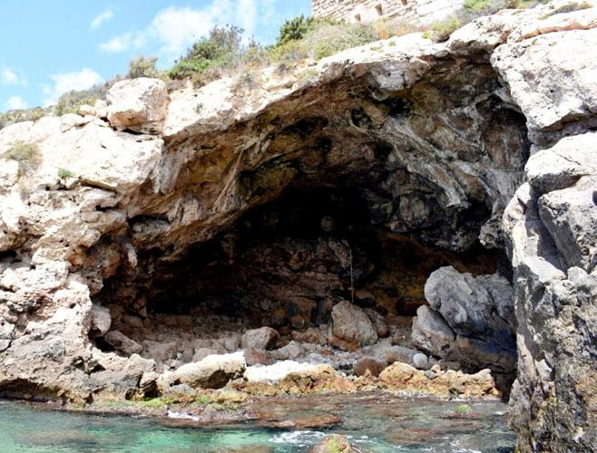 Cavemen gathered shellfish using same methods as modern humans, suggests study