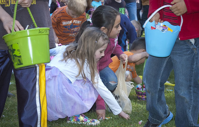Easter Egg Scramble draws crowd to Sorosis: Photographs and video