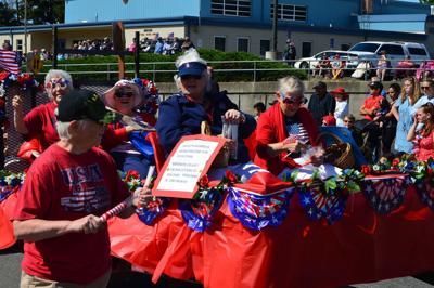DAR chapter sets Guinness World Record for patriotic letters, with help from Parkdale kids