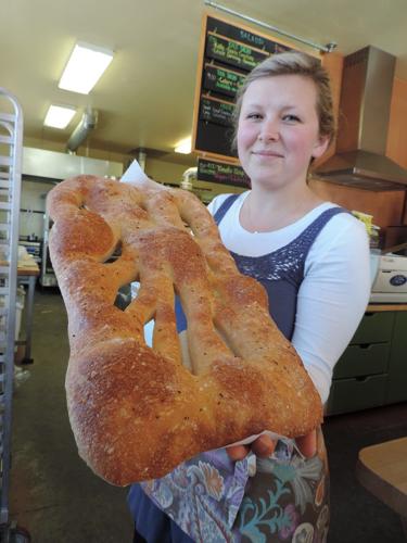 Local bread, fruit or flowers: Give flavor, taste and aroma
