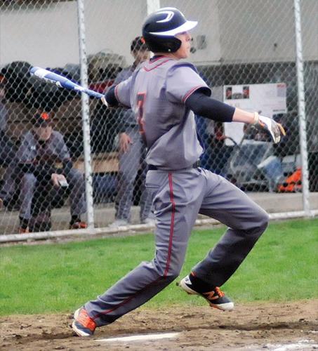 Huskies leave John Day with a 2-1 record