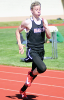 Dufur’s Stelzer sets PR in 3,000