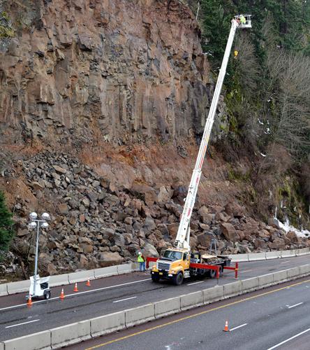 Landslide on I-84 snarls traffic