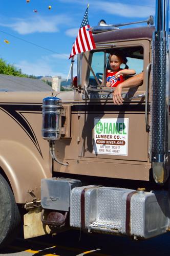 Odell celebrates Fourth of July with parade