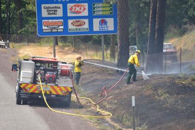 Highway brush fire in Hood River knocked down
