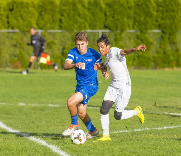 HRV boys soccer on wrong side of late game penalty kick