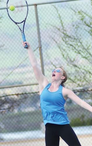 Riverhawk tennis dismantles Hood River Valley, 7-1