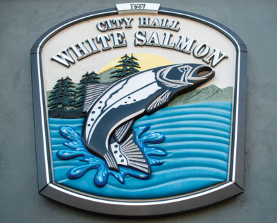 White Salmon crest