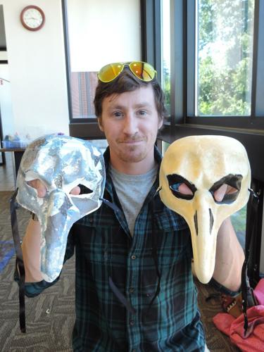 Community creates masks for United Way