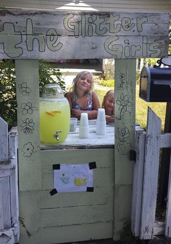 Drinks by the Glitter Girls