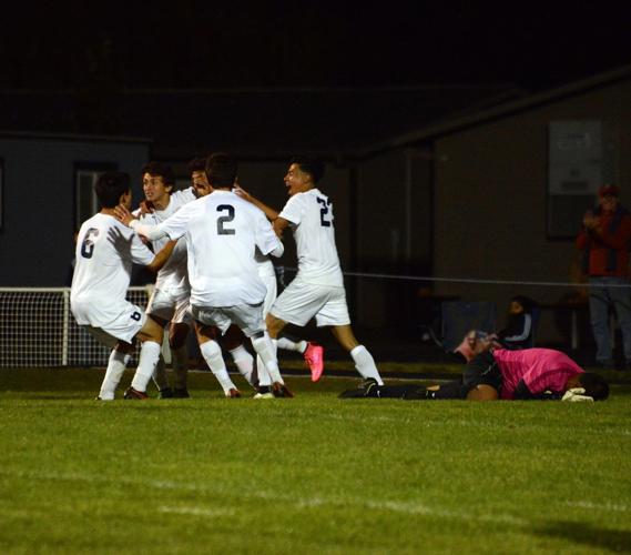 HRV victorious in 2014 state title rematch with Woodburn