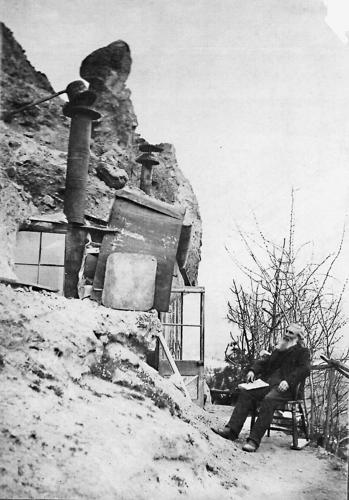 2023_43_06_A history mystery bw PRINT.jpg