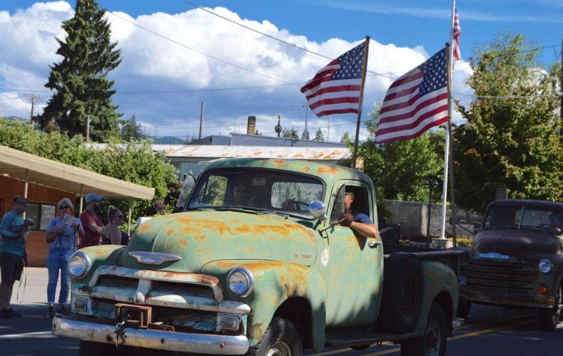 Odell celebrates Fourth of July with parade