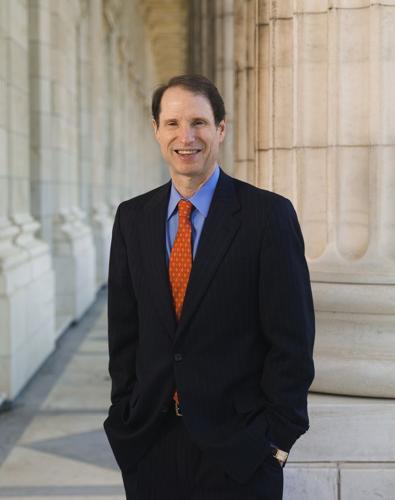 Wyden holds town hall in Cascade Locks Sunday