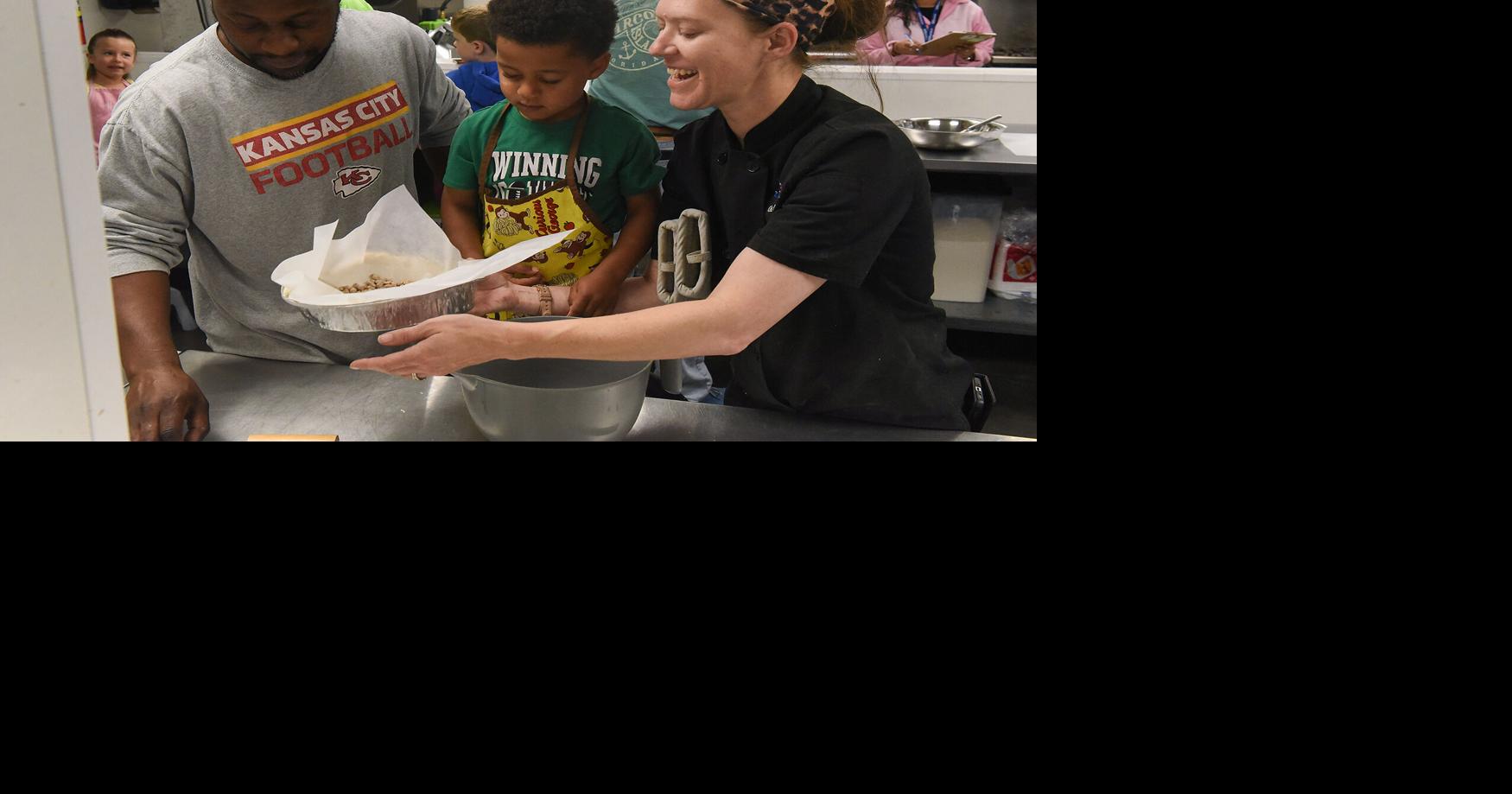 Toddler chefs make taco pie during Back to Basics Mini Chef cooking ...