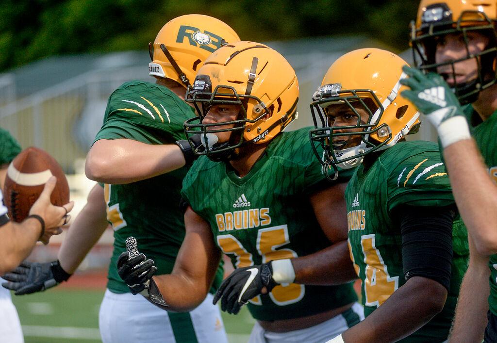 Rock Bridge Football Remains Undefeated Behind Late Field Goal Friday Night Fever Columbiamissourian Com