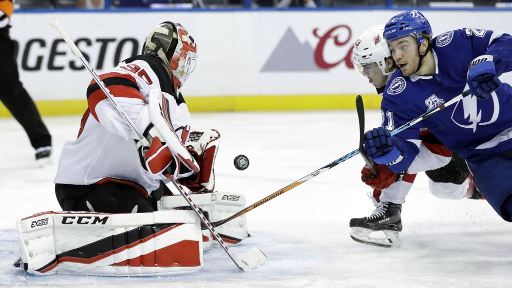 Nikita Kucherov, Lightning beat Devils 3-1, end first-round series