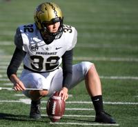 Sarah Fuller Sets Up The Football Sports Columbiamissourian Com