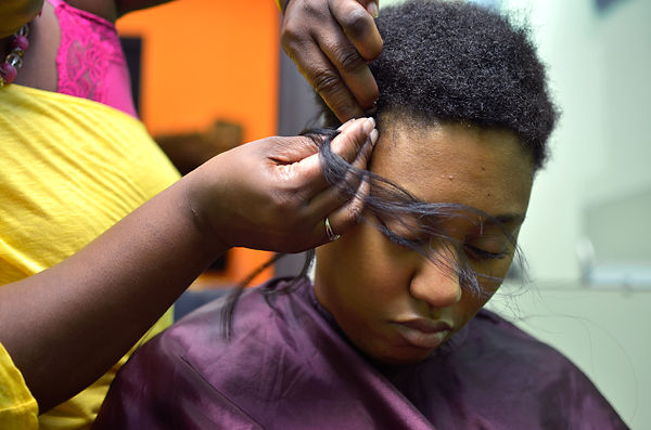 Natural Hair Is A Growing Trend Among Columbia Black Women News Columbiamissourian Com