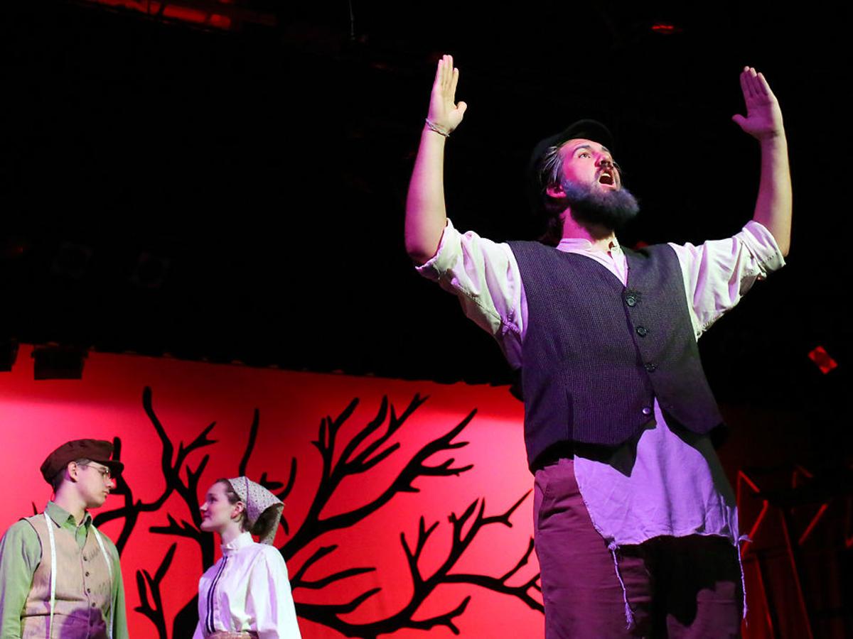 Hickman S Fiddler On The Roof Actors Talk About Tradition News Columbiamissourian Com