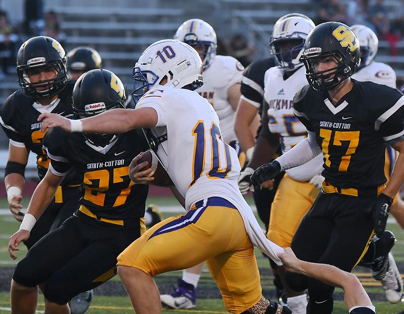 Hickman S Offense Comes Alive Against Smith Cotton Friday Night