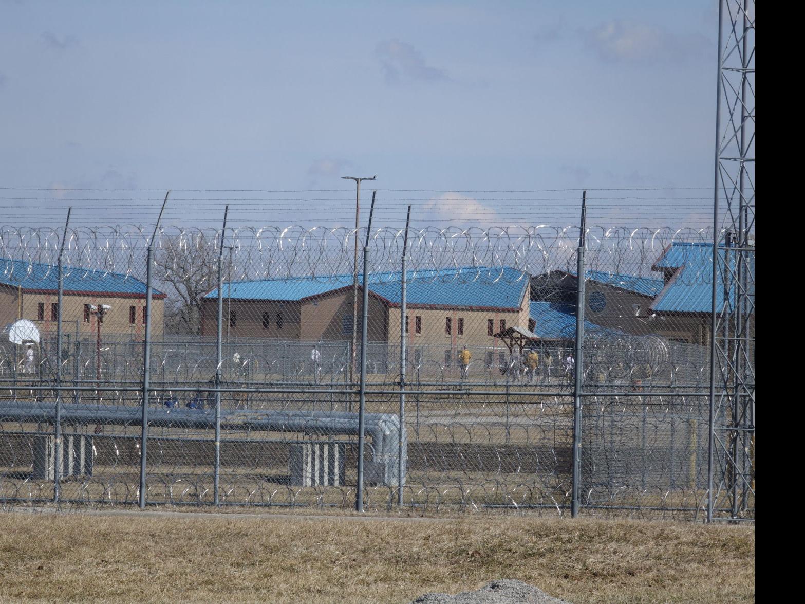 Missouri Lags Behind With Limited Mask Mandate In Prisons State News Columbiamissourian Com