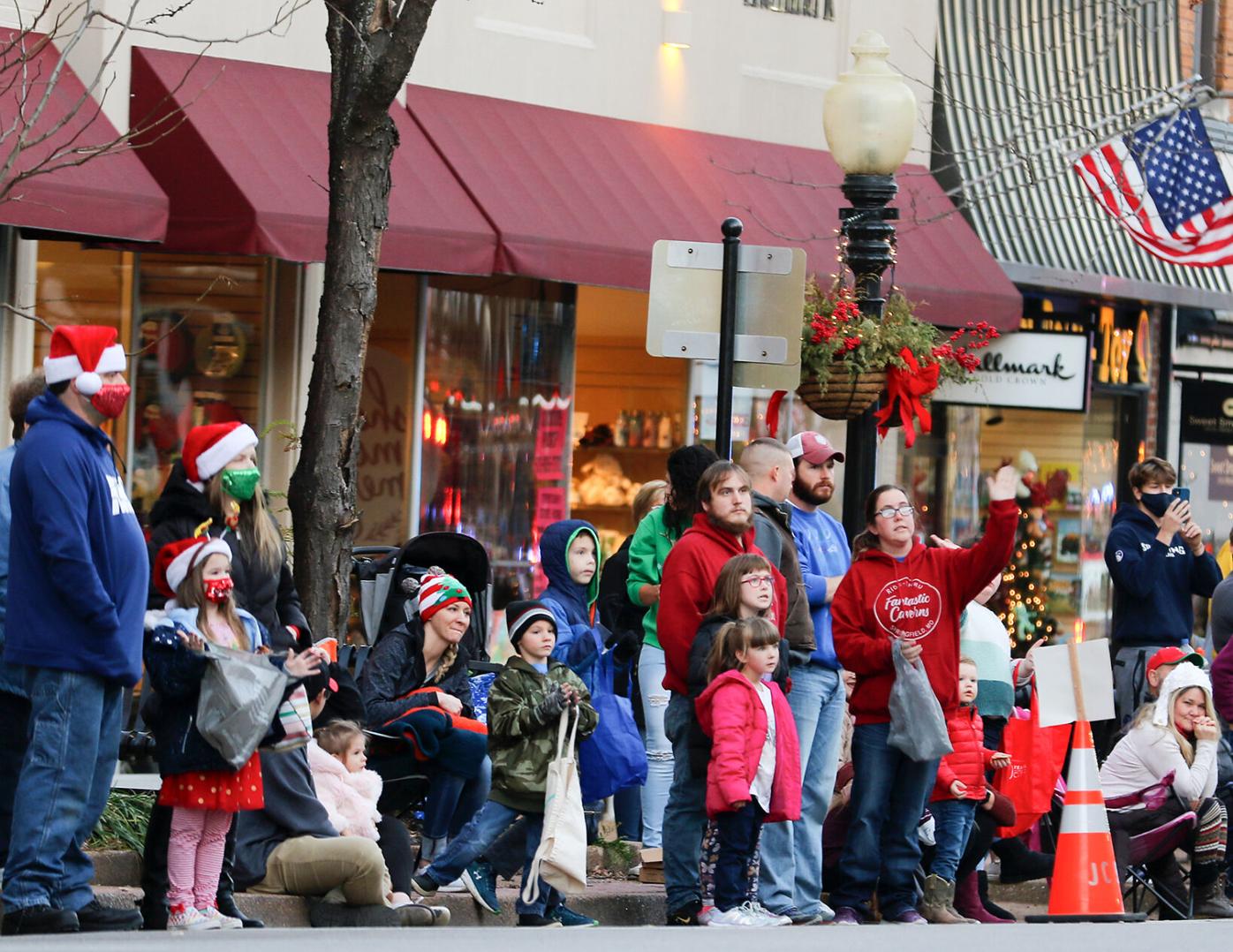 Jefferson City Christmas Parade 2022 Jefferson City Christmas Parade Has Bands, Candy, Holiday-Themed Floats |  Central Missouri | Columbiamissourian.com