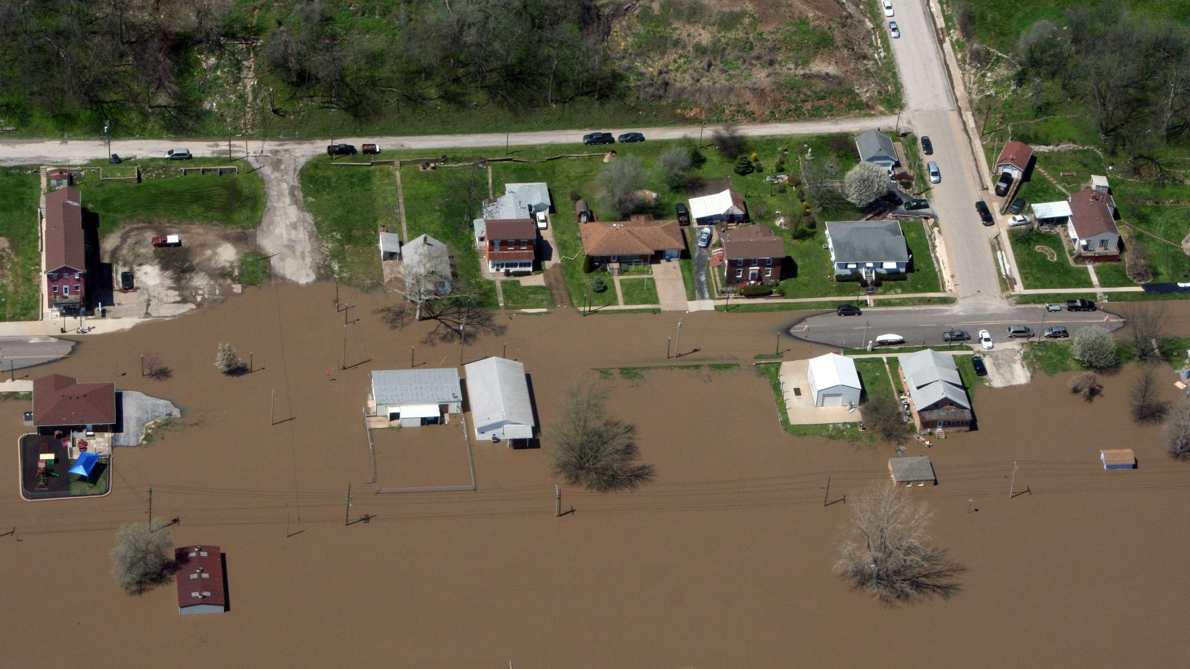 Residents In Missouri Illinois River Towns Not Deterred By Flooding State News Columbiamissourian Com Flooding Map Clarksville Missouri 2022