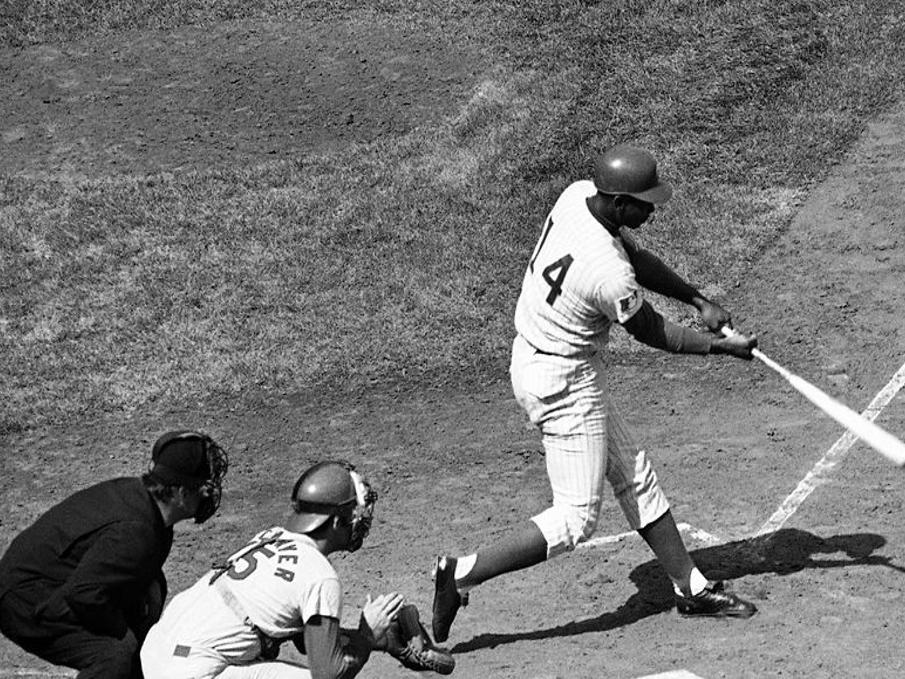 Chicago Cubs Hall of Famer Ernie Banks dies at 83