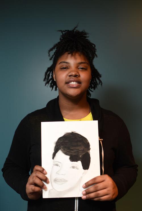 Kenedi Caney 12 Holds Her Drawing Of Ella Fitzgerald Photos Columbiamissourian Com