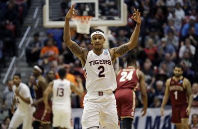 College Basketball Notes Brunson Brown Latest To Declare For Nba
