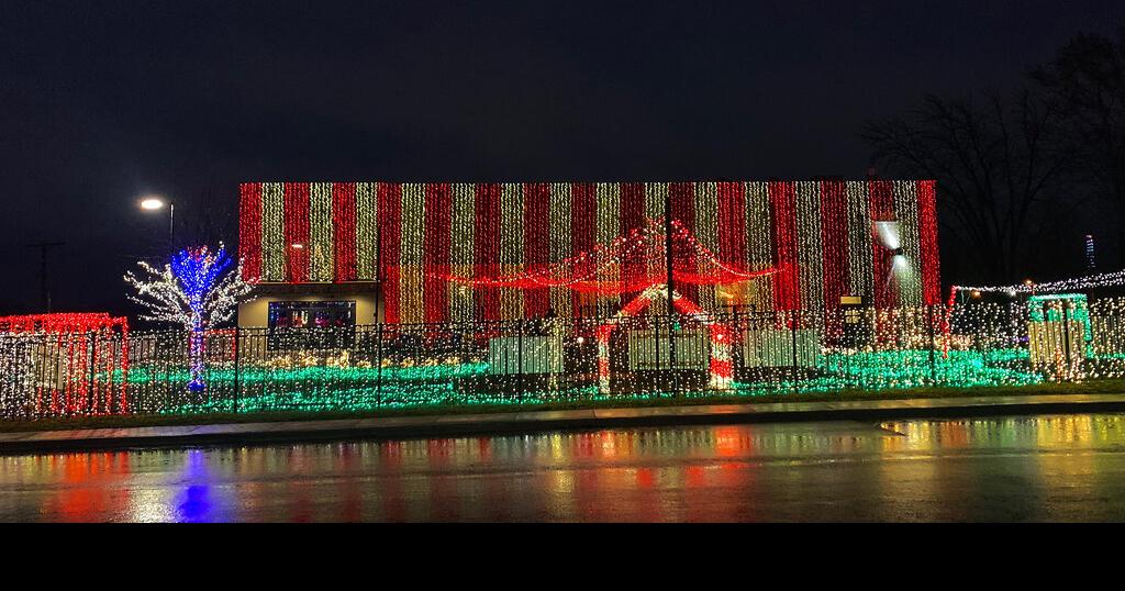 Gary S Christmas Lights 2022 The Candy Cane Crib Is Spreading Christmas Spirit — One Bulb At A Time |  Central Missouri | Columbiamissourian.com