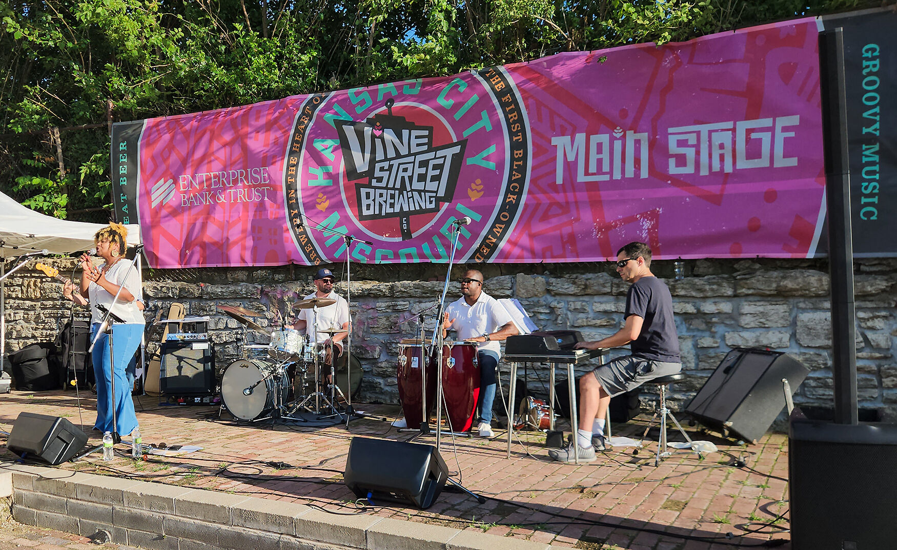 Craft beer meets jazz jams at the Vine Street Brewing Co. | Kansas