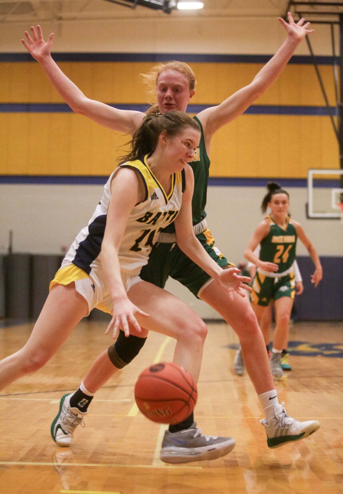 LOCAL ROUNDUP Rock Bridge girls overpower Battle in CMAC