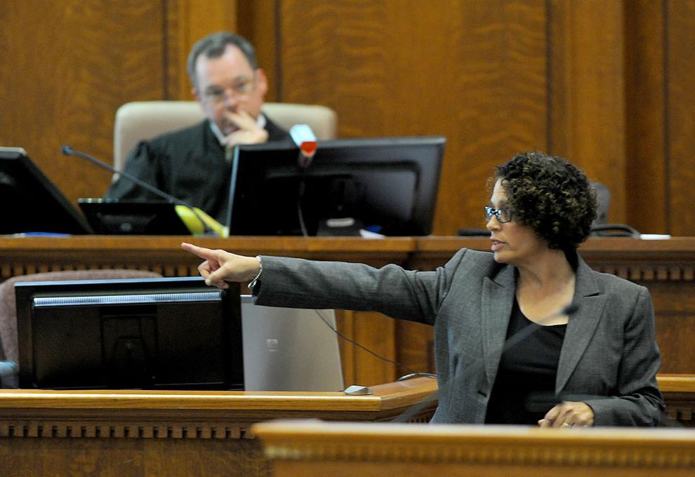 Circuit judge candidate Tracy Gonzalez highlights experience at