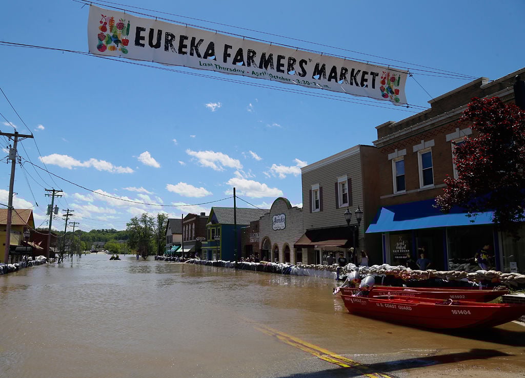 Community rallies to protect Eureka as flooding nears historic levels State News