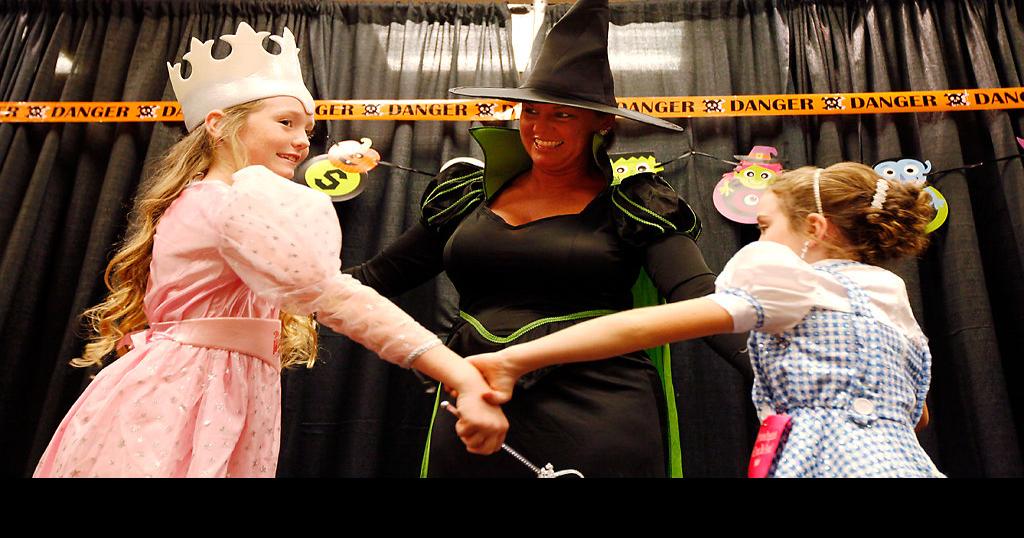 PHOTO GALLERY Children show off costumes in pageant Local