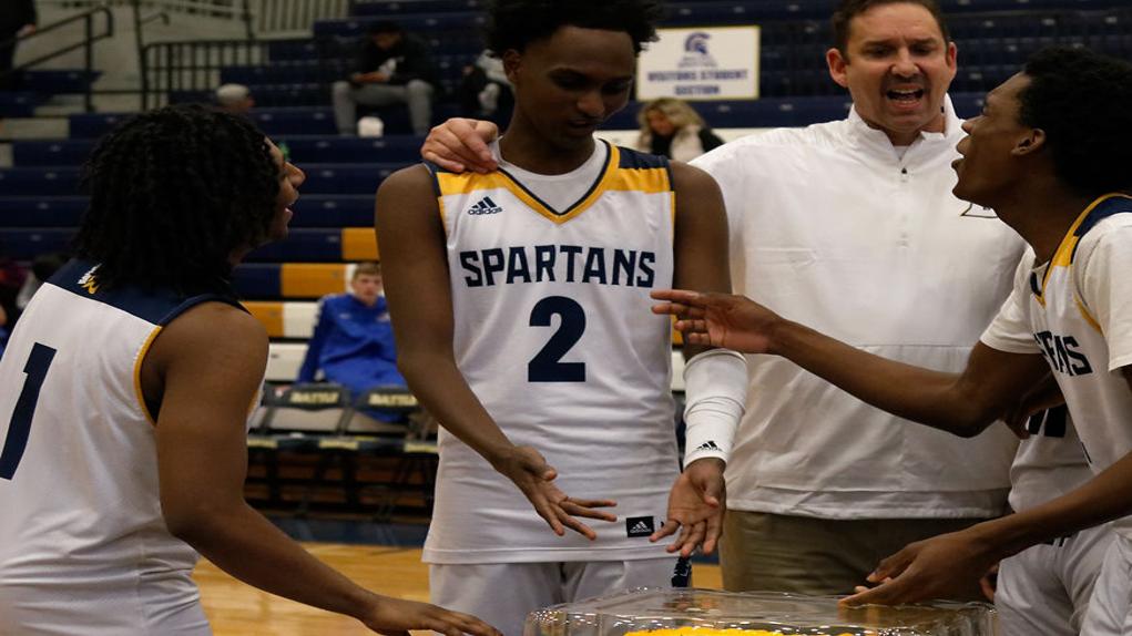 Battle Blows Out Moberly During Senior Night Celebration Meny