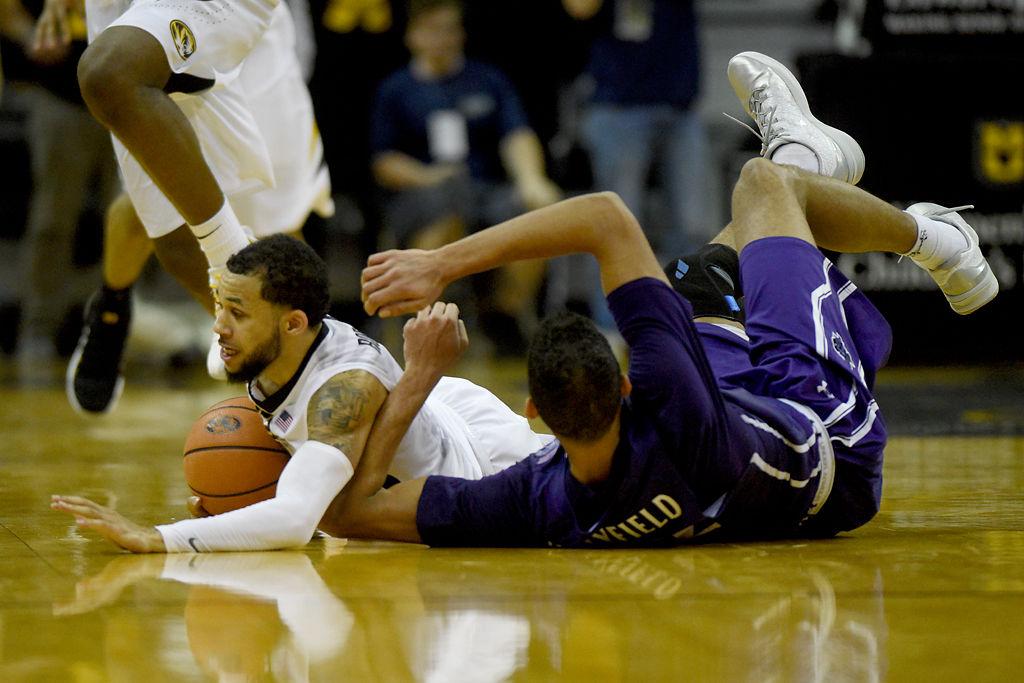 Tigers Survive Scare Against Stephen F Austin Mizzou Men S
