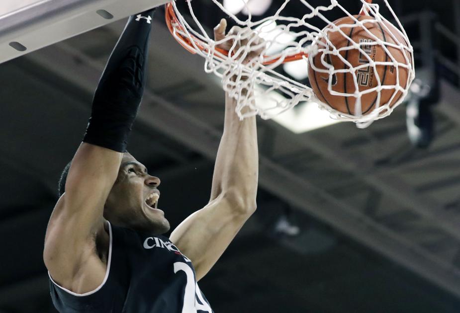 Ncaa Basketball Roundup No 6 Cincinnati Routs Short Handed Smu